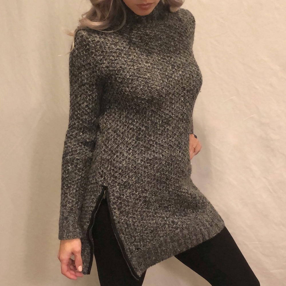 Banana Republic Gray Sweater Tunic w/ Side Zipper